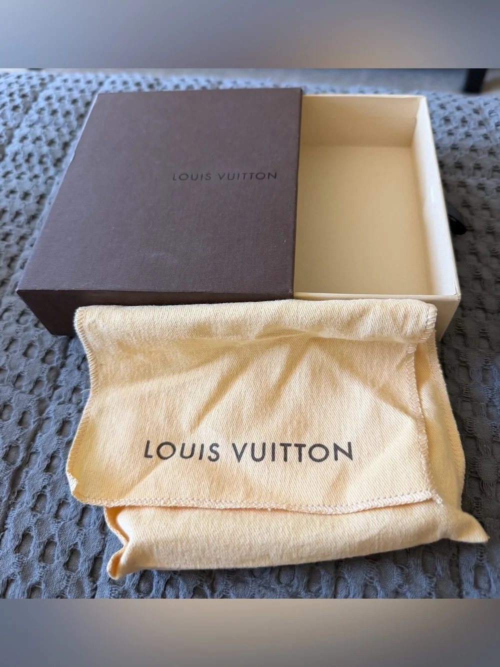 Louis Vuitton Monogram Canvas Men's Wallet in Brown and Gold - Authentic!!